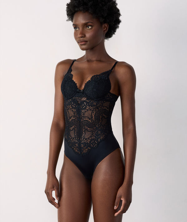 Body aus Spitze mit offenem Rücken Body aus Spitze mit offenem Rücken;${refinementColor}