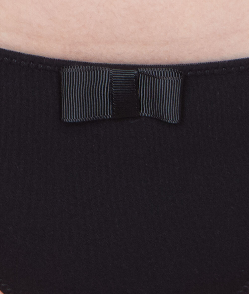 Slip aus spitze schwarz.