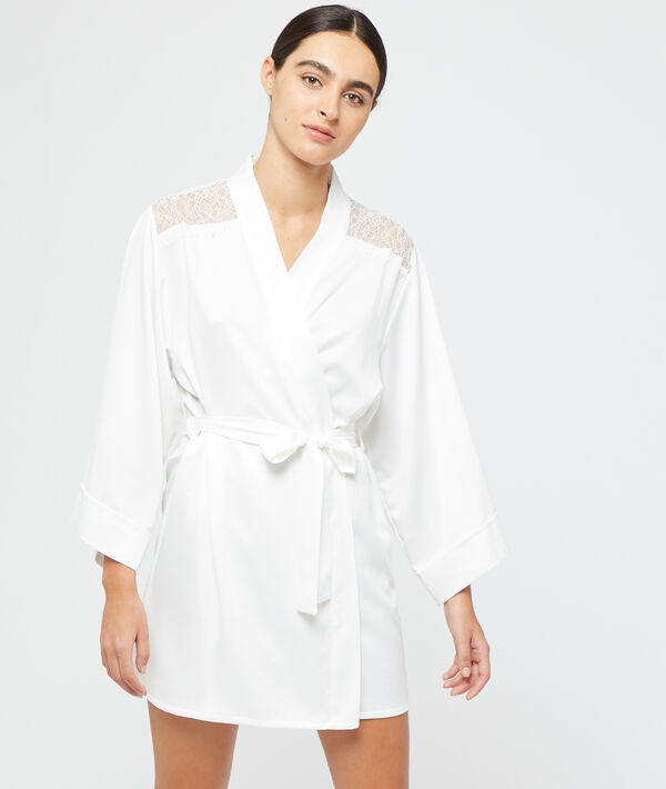 Seidig schimmernder Kimono Seidig schimmernder Kimono;${refinementColor}