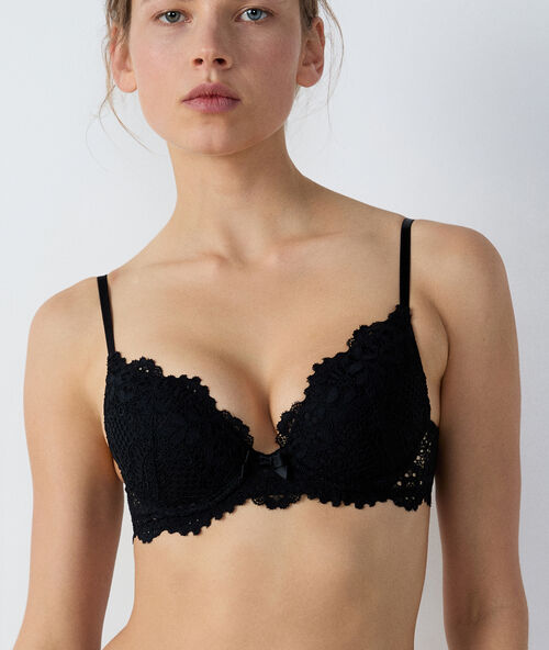 Bh nr. 2 &ndash; tief ausgeschnittener push-up aus spitze schwarz.