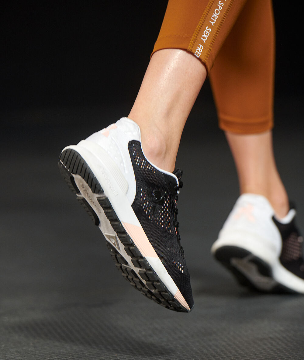 Neu! sneakers von etam und le coq sportif schwarz.