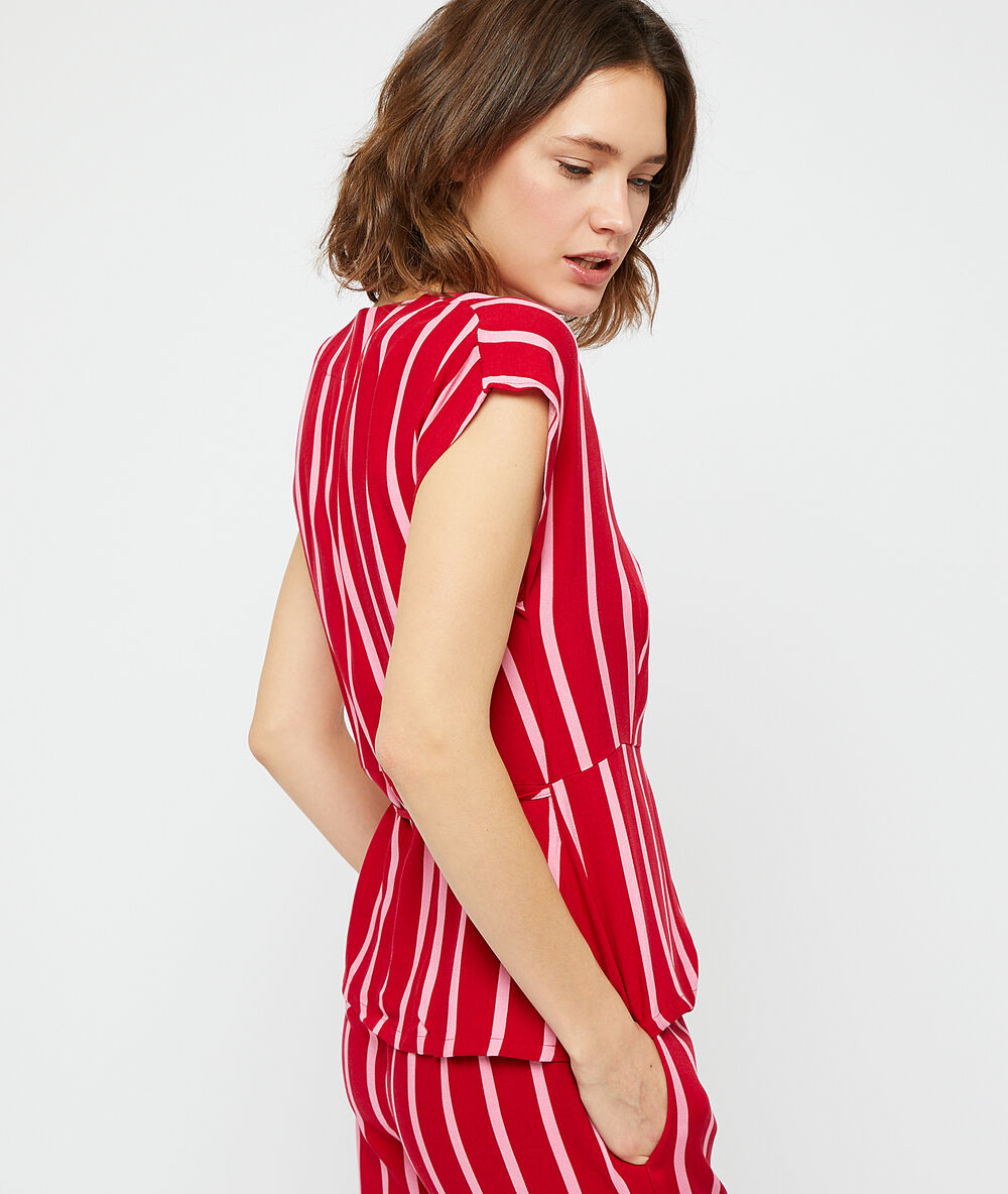 Pyjamaoberteil mit wickelverschluss rot/ weiß.