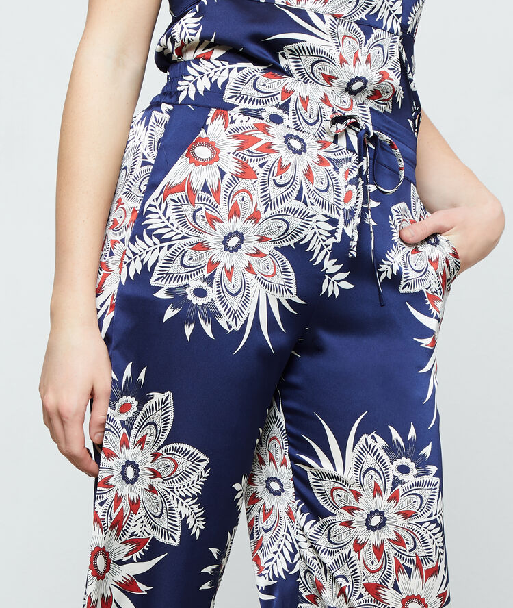 Pantalon satiné marine.