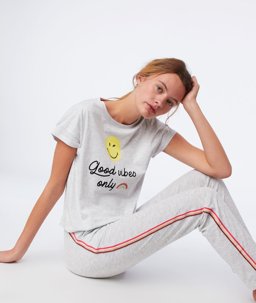 T-shirt „good vibes only“ hellgrau.