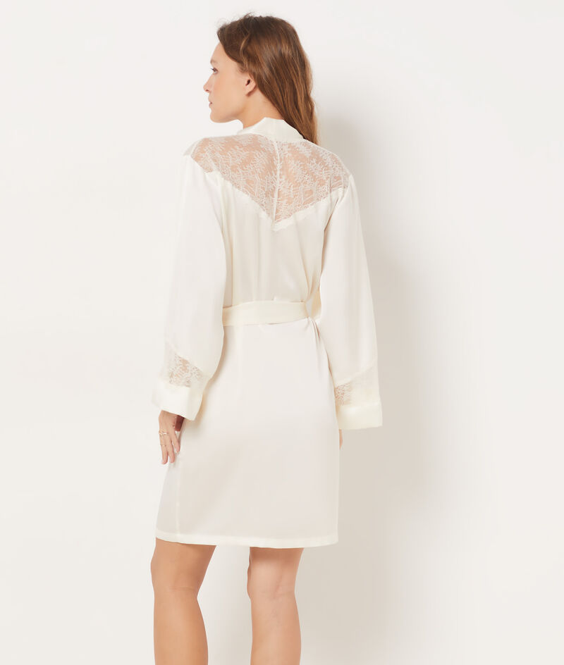 Negligé mit Spitzendetails;${refinementColor}