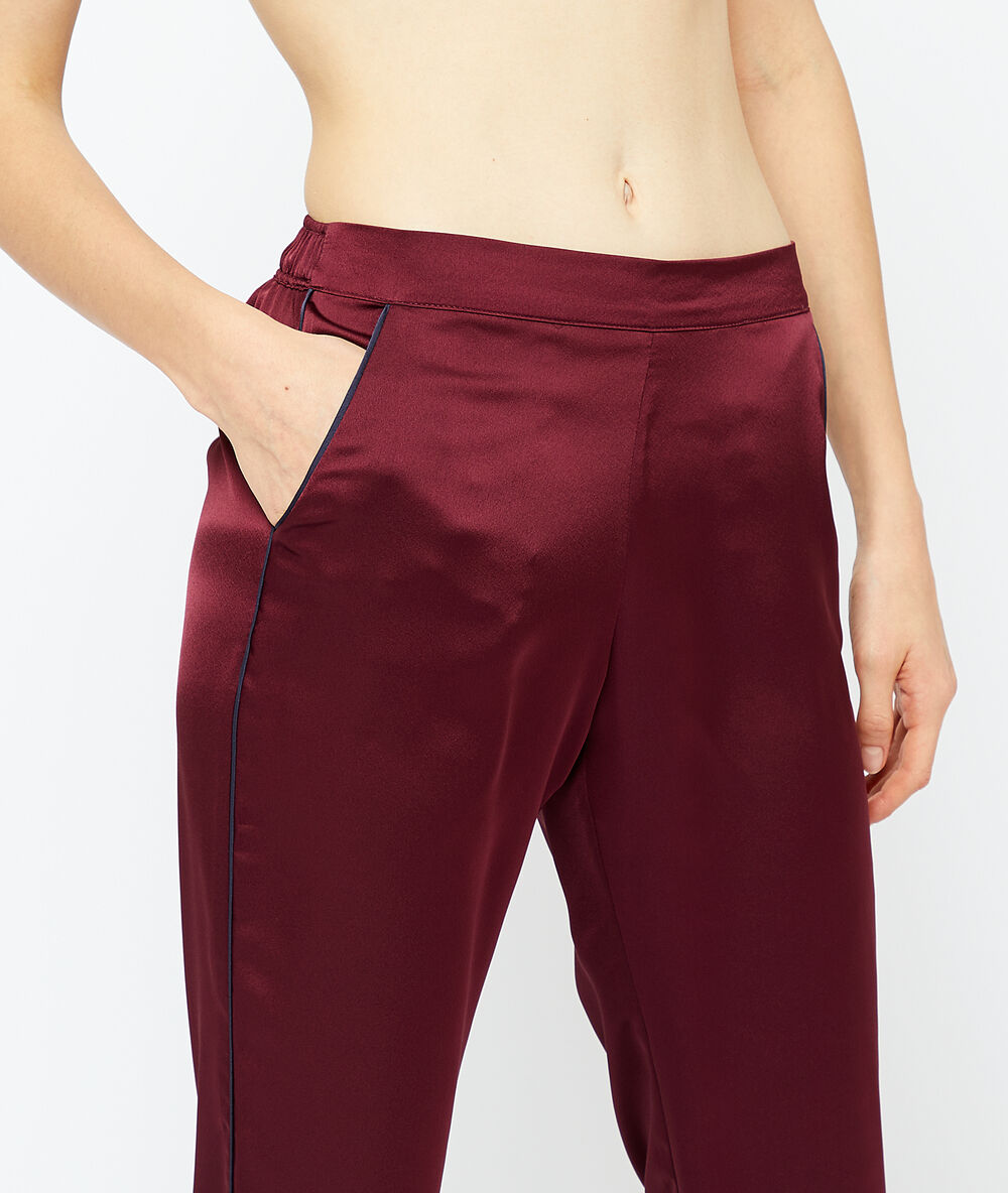 Seidig schimmernde hose grenat burgund.