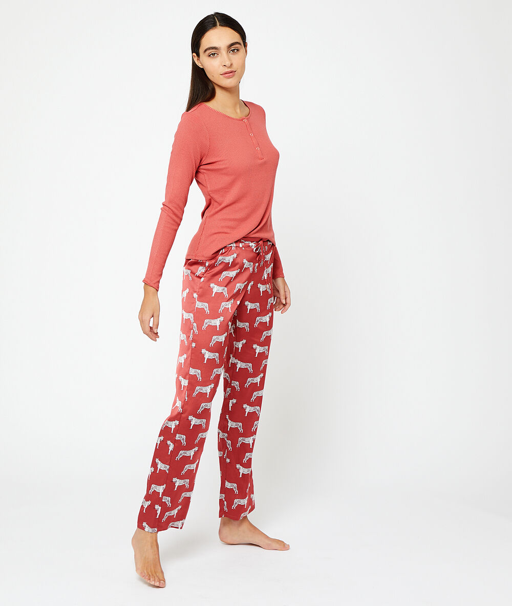 Hose mit panther-print rosa.