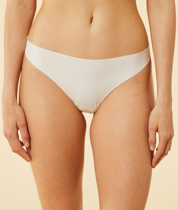String aus unsichtbarer Mikrofaser String aus unsichtbarer Mikrofaser
