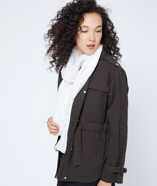 Foulard &agrave; motifs floral blanc.