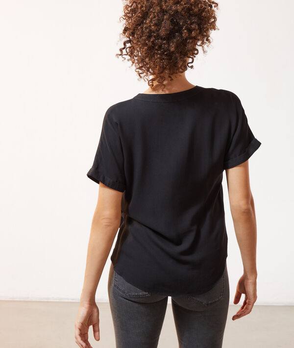 Bluse mit tunesischem Kragen Bluse mit tunesischem Kragen