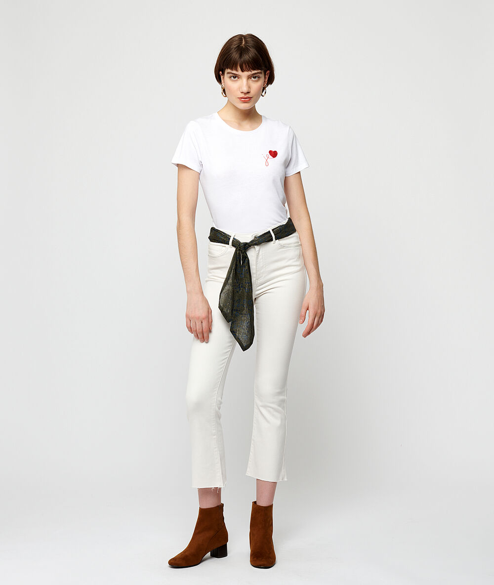 Schlag-jeans mit schal ekrü.