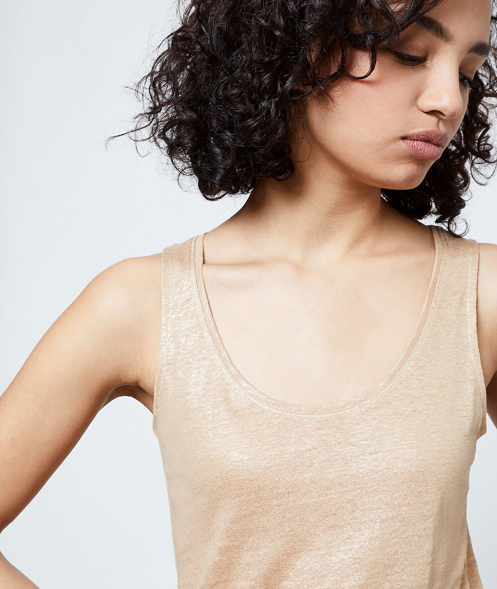 Metallic-top camel.