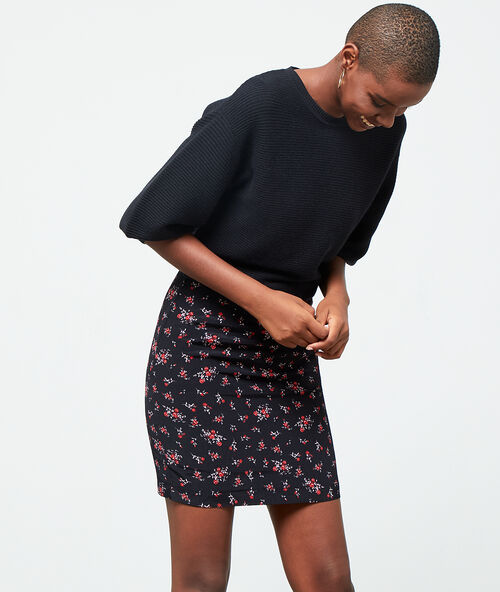 Jupe droite &agrave; imprim&eacute; fleuri noir.
