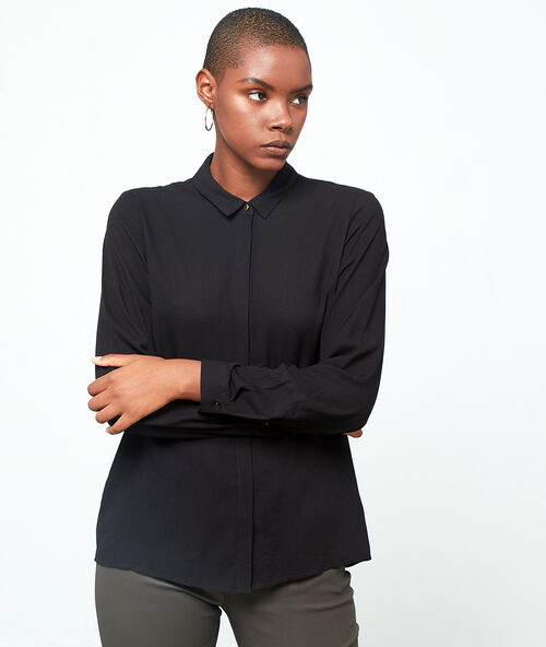 Flie&szlig;ende hemdbluse schwarz.