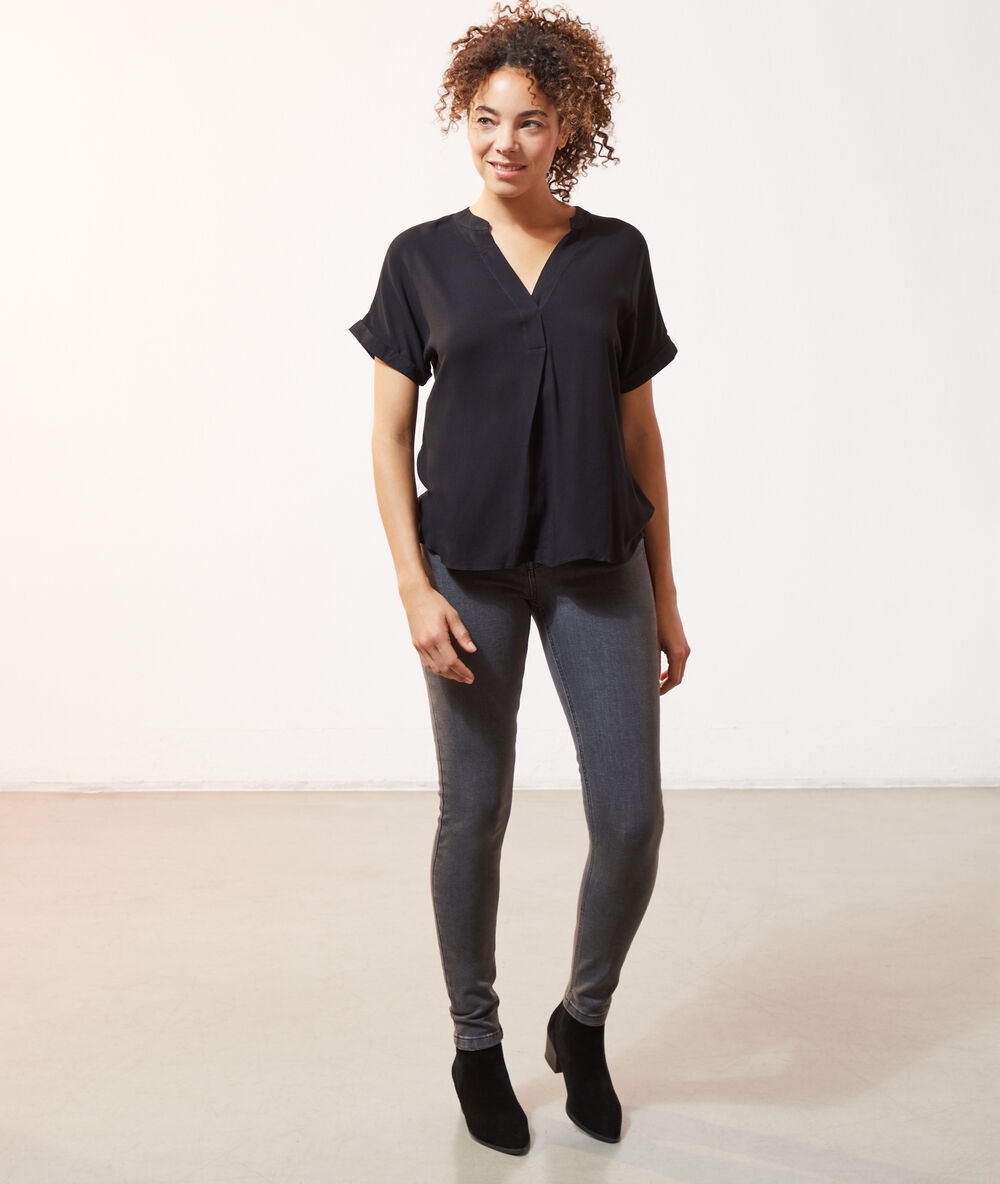 Bluse mit tunesischem kragen schwarz.