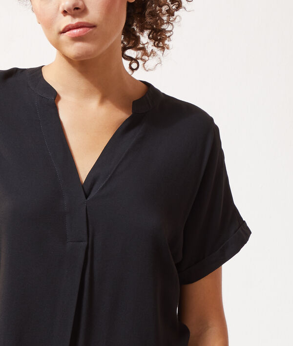 Bluse mit tunesischem Kragen Bluse mit tunesischem Kragen