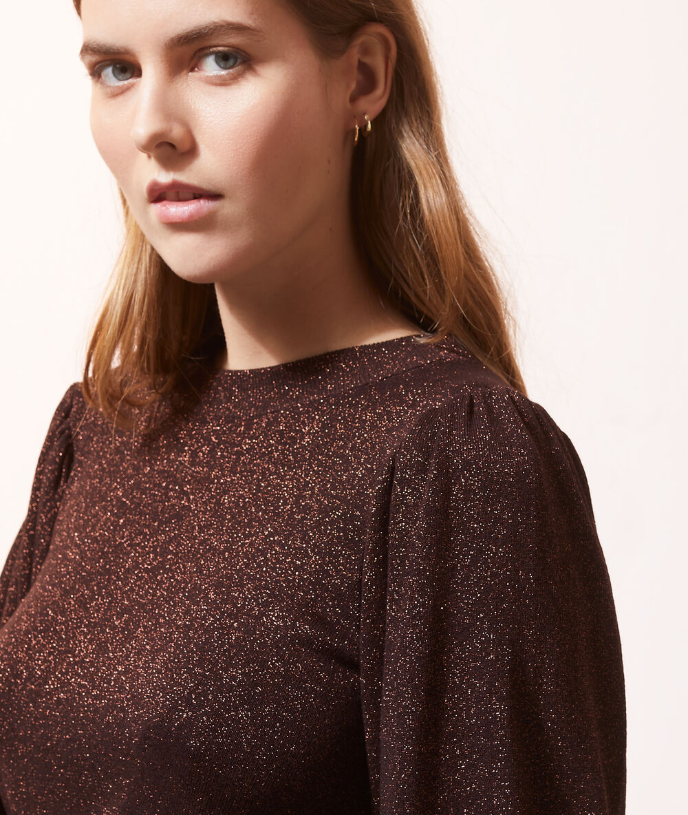 Top aus feinem metallic-strick schokoladenbraun.