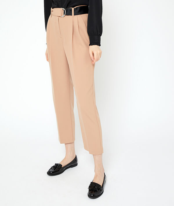 Karottenhose mit Gürtel Karottenhose mit Gürtel
