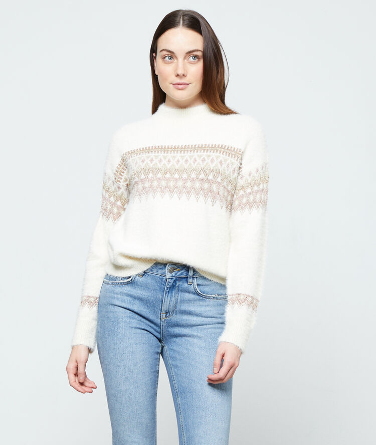 Pullover mit jacquard-muster aus flauschigem strick ekrü.
