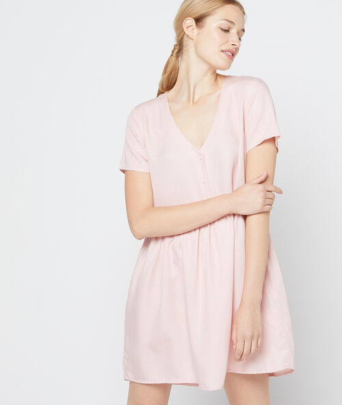 Ausgestelltes kleid aus tencel&reg; rose pale.