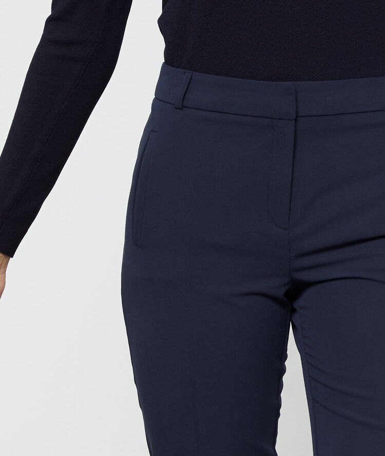 Schmale hose marine.