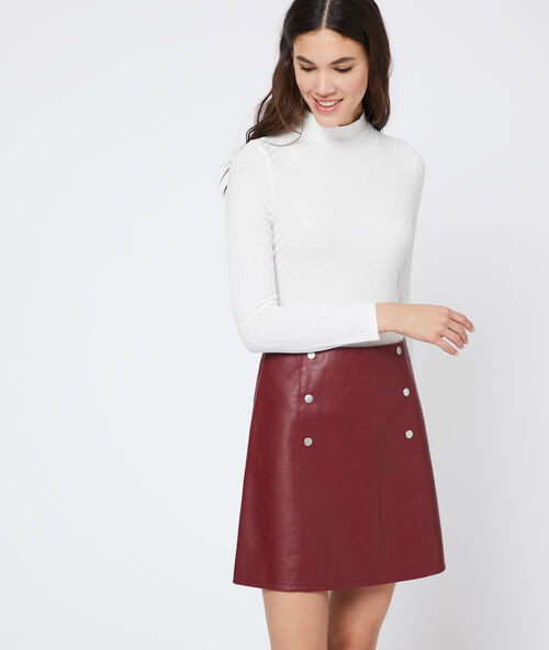 Rock mit nieten aus kunstleder burgund.