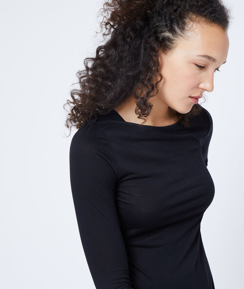 T-shirt &agrave; manches longues noir.