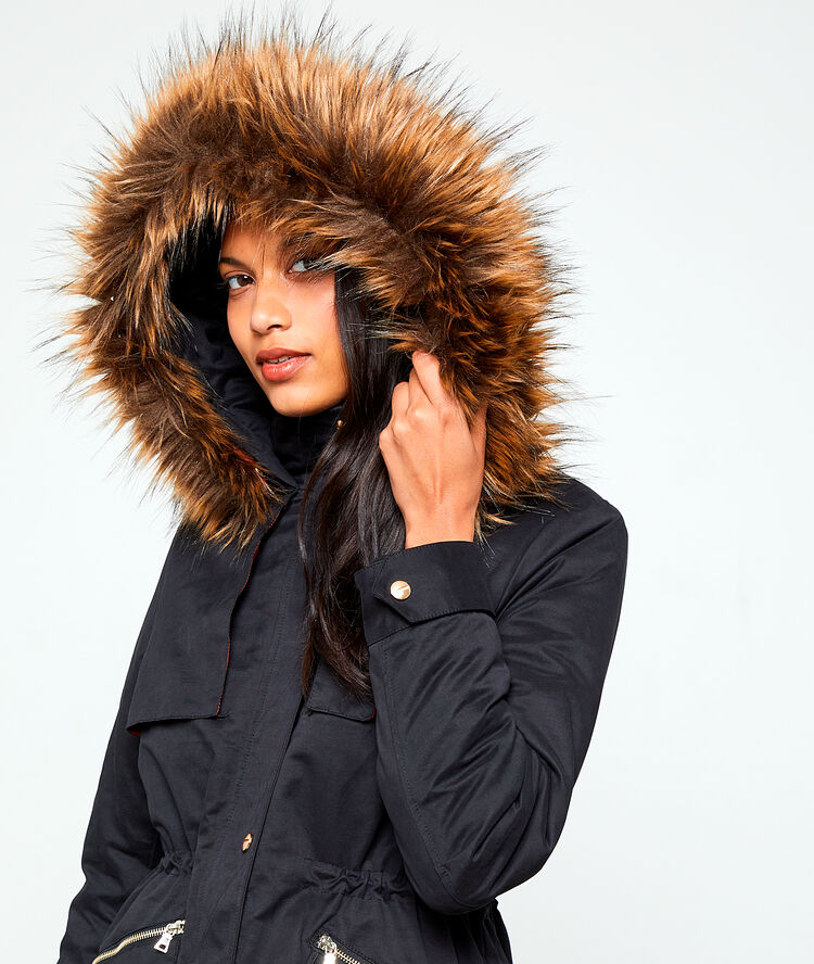 Gefütterter parka mit kapuze schwarz.