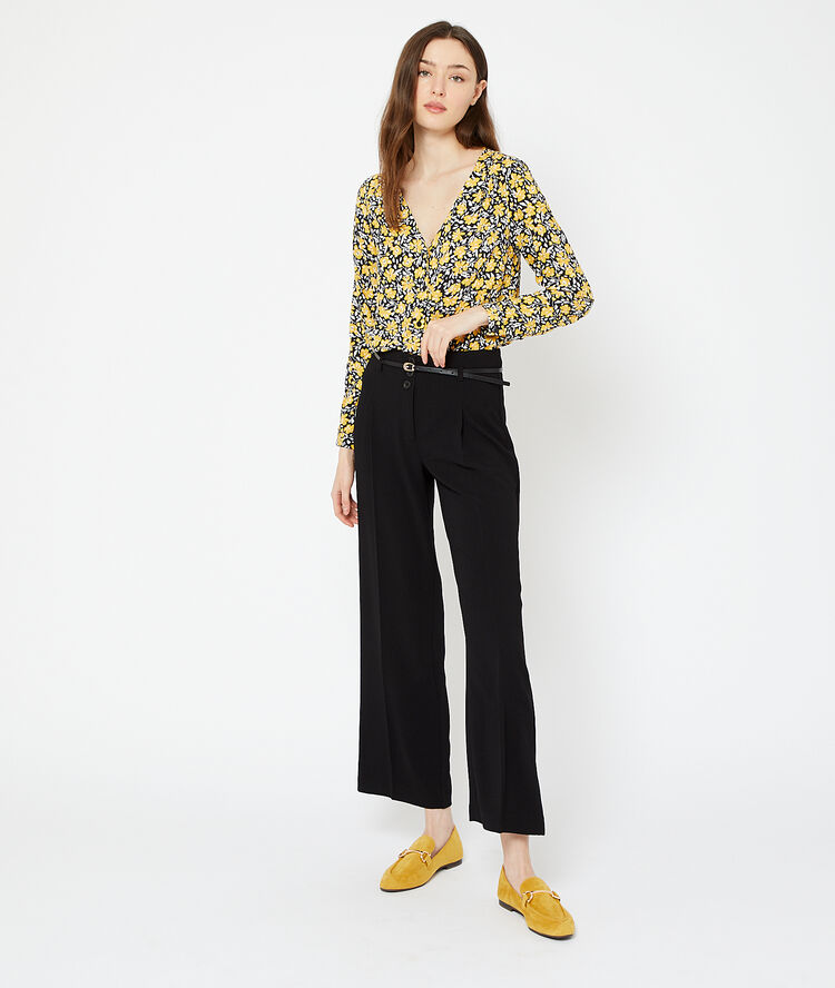 Blouse imprimé fleuri noir.