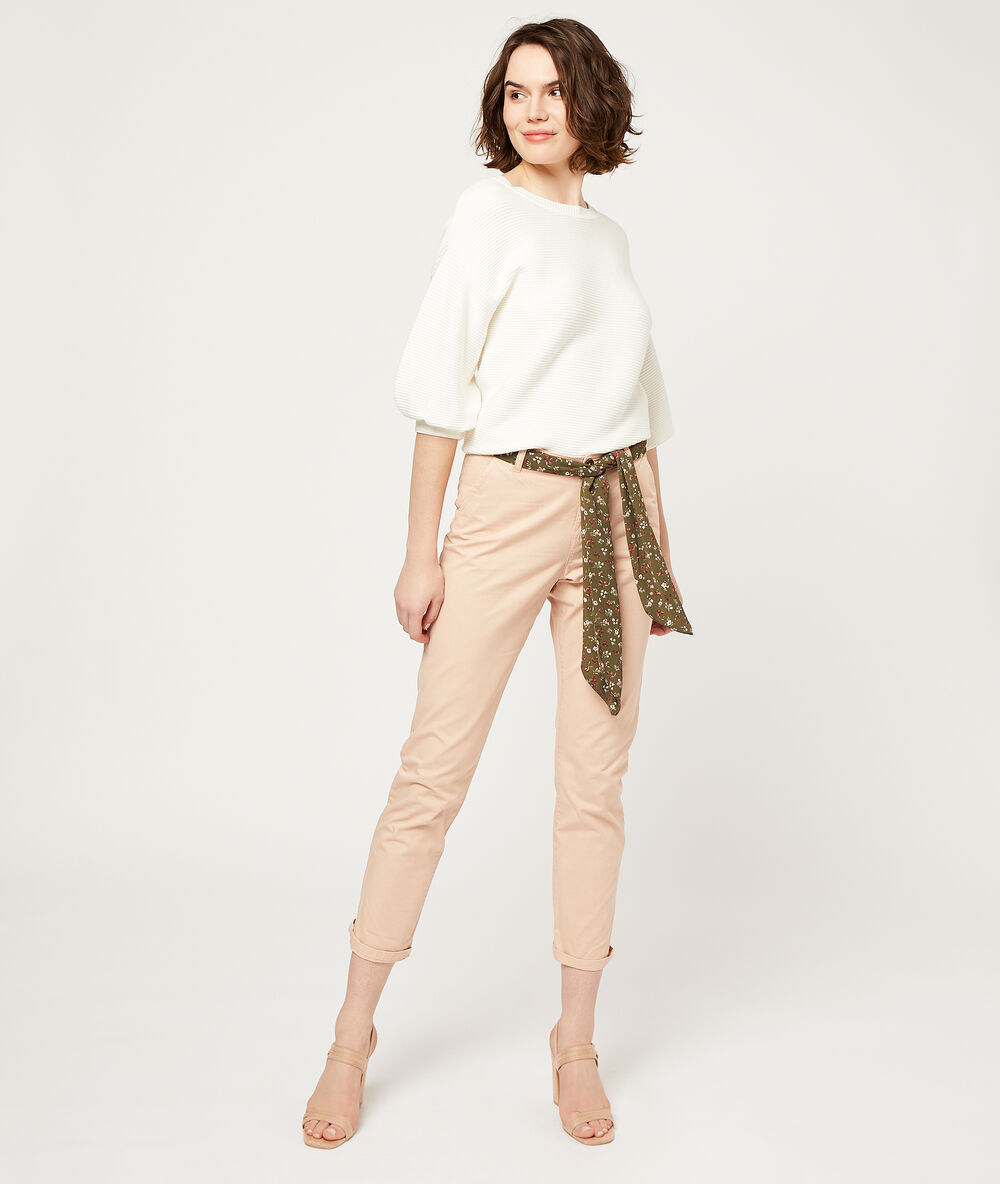 Schmale hose mit schal blush.