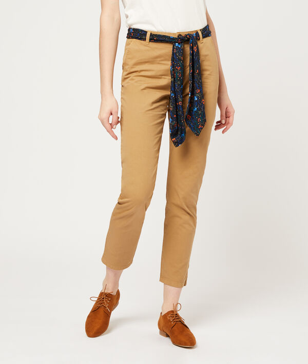Schmale Hose mit Schal Schmale Hose mit Schal