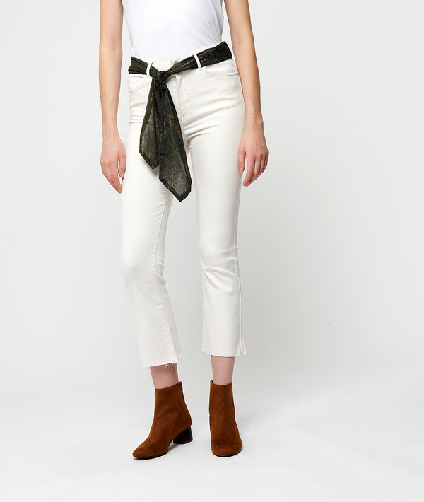 Schlag-Jeans mit Schal Schlag-Jeans mit Schal