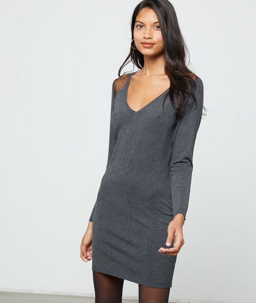 Robe pull dos guipure anthracite.