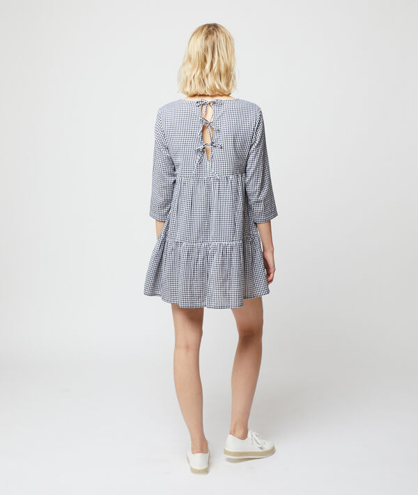 Fließendes Kleid mit Karo-Print Fließendes Kleid mit Karo-Print