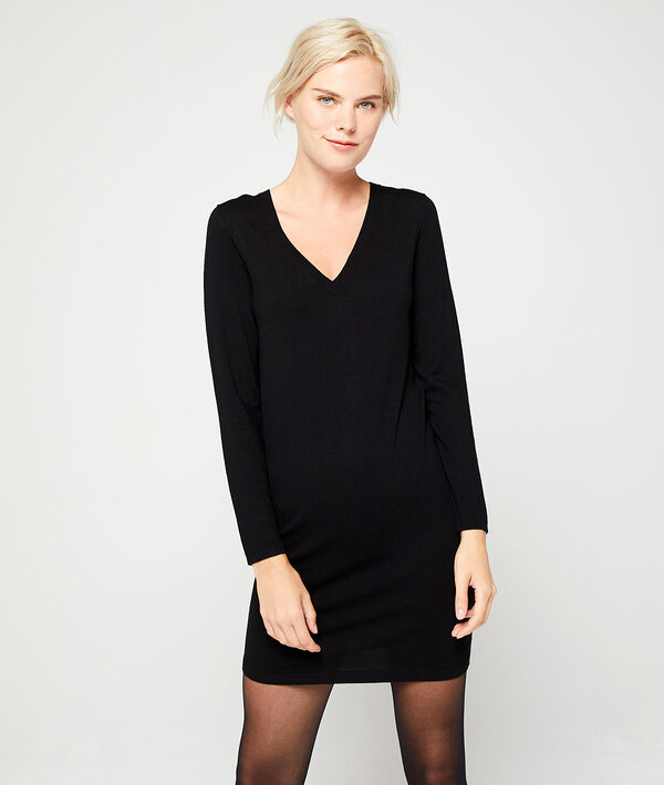 Pulloverkleid mit V-Ausschnitt Pulloverkleid mit V-Ausschnitt