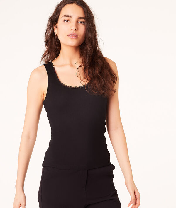 Top mit Spitzendetails Top mit Spitzendetails
