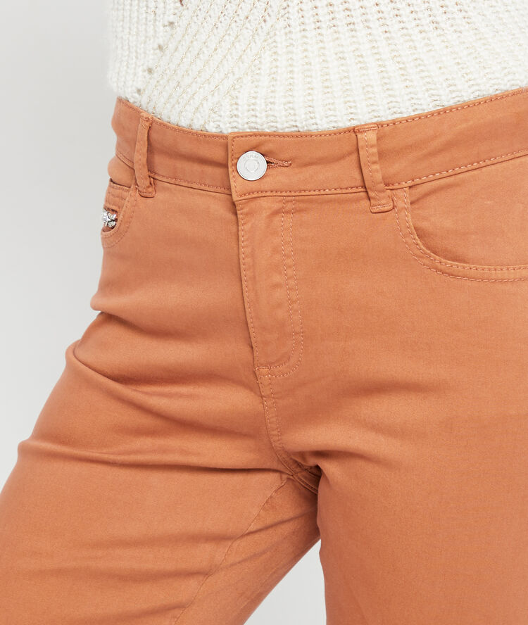 Schmale hose aus baumwolle erde.