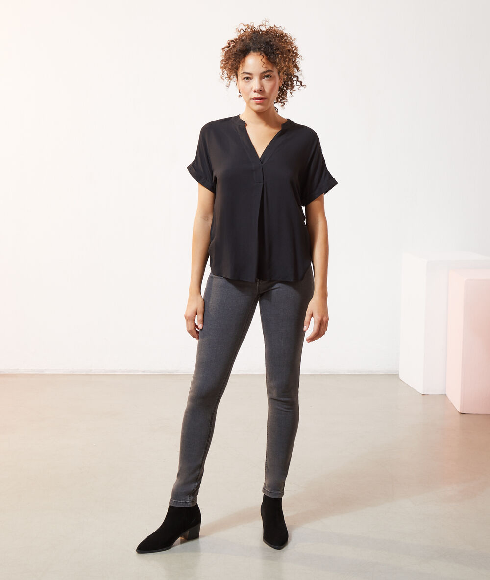 Bluse mit tunesischem kragen schwarz.