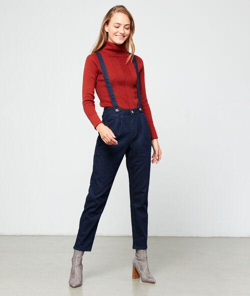 Jean flare &agrave; bretelles brut.