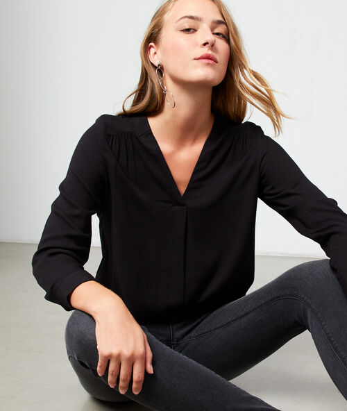 Blouse col v noir.
