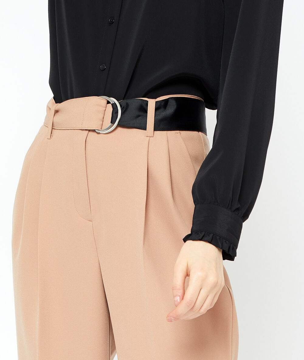 Karottenhose mit gürtel camel.