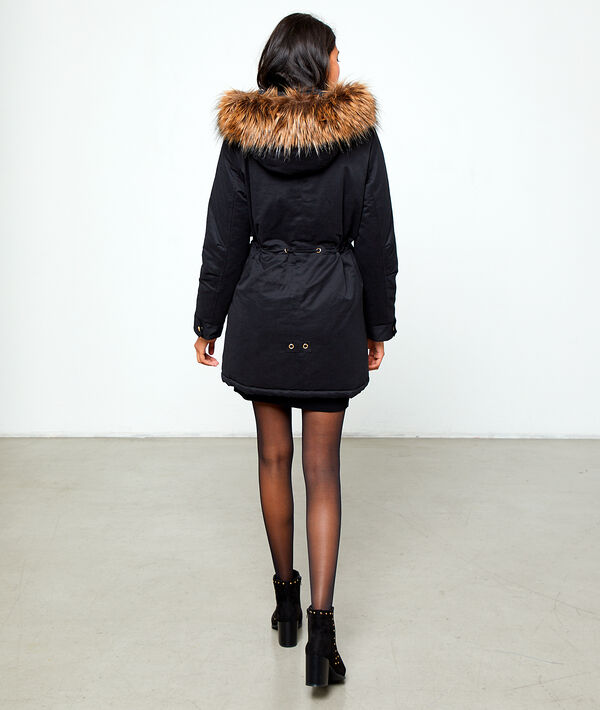 Gefütterter Parka mit Kapuze Gefütterter Parka mit Kapuze